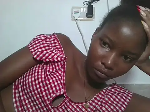 Snapshot of sexyjanett chatting on June 21, 5:46 am sexyjanett online show from June 21, 5:46 am