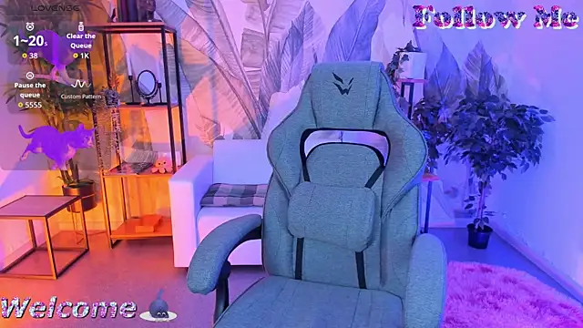 Snapshot of GrayceWild chatting on September 30, 2:34 pm GrayceWild online show from September 30, 2:34 pm