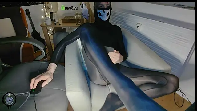 Snapshot of Nyl0nnickb0y chatting on October 22, 8:19 pm Nyl0nnickb0y online show from October 22, 8:19 pm