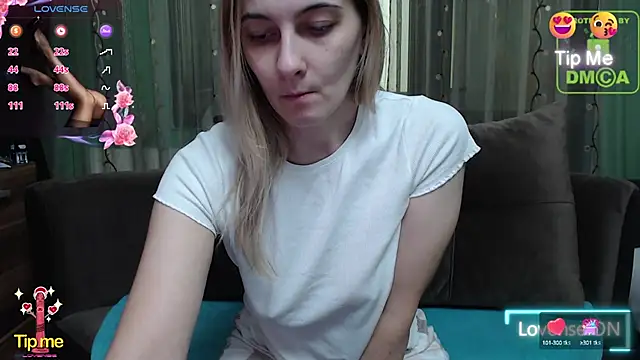 Snapshot of lovingfeetheels chatting on February 28, 9:15 am lovingfeetheels online show from February 28, 9:15 am