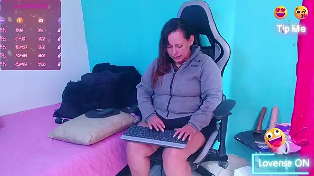 Snapshot of Diana_Lozano chatting on June 25, 5:18 pm Diana Lozano online show from June 25, 5:18 pm
