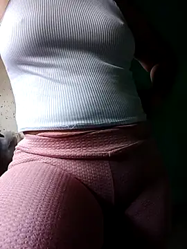 Snapshot of ValeriaSantos- chatting on October 9, 4:40 pm ValeriaSantos- online show from October 9, 4:40 pm