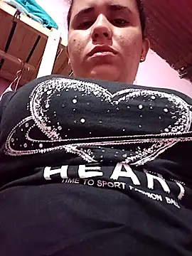 Snapshot of ValeriaSantos- chatting on October 21, 5:34 pm ValeriaSantos- online show from October 21, 5:34 pm