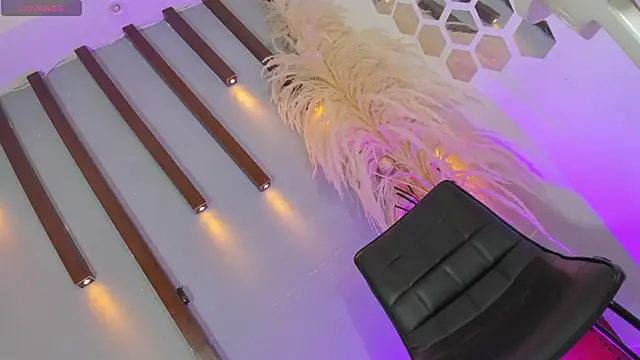 Sophia Cameron online show from October 25, 9:37 pm