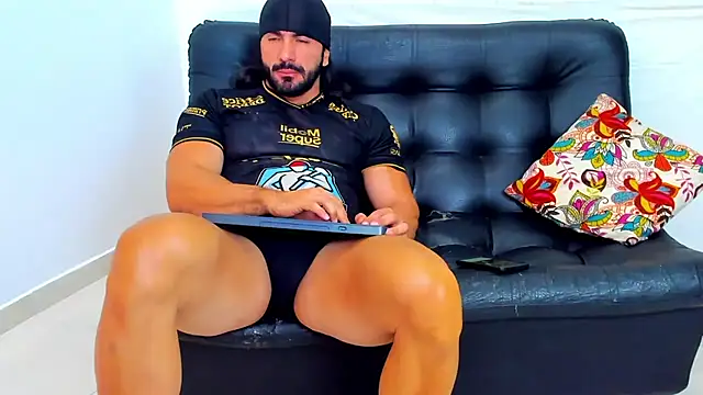 AlfredWalker online show from September 26, 1:07 pm