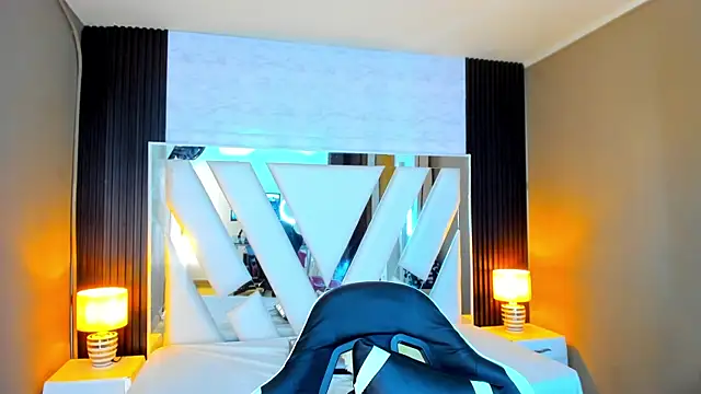 Linda4Petite online show from November 3, 6:22 pm