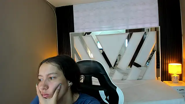 Linda4Petite online show from January 18, 2:20 pm