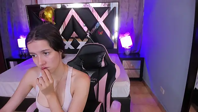 Linda4Petite online show from July 22, 6:32 pm