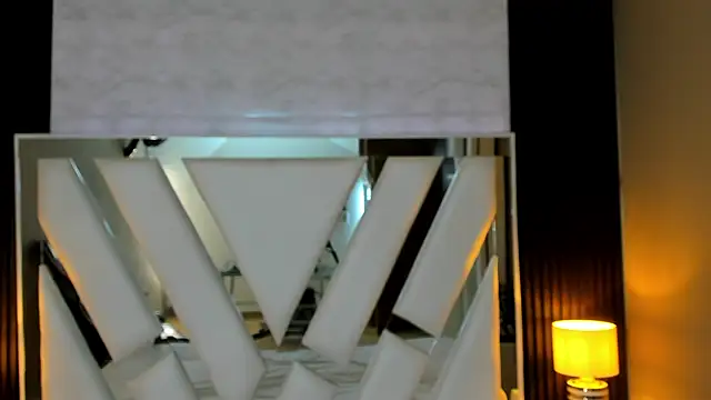 Linda4Petite online show from February 6, 6:15 pm