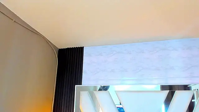 Linda4Petite online show from November 18, 6:00 pm