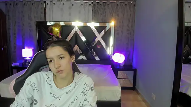 Linda4Petite online show from June 14, 1:34 pm