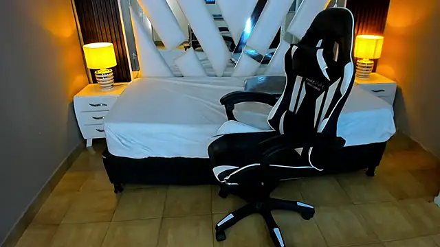 Linda4Petite online show from November 7, 6:12 pm