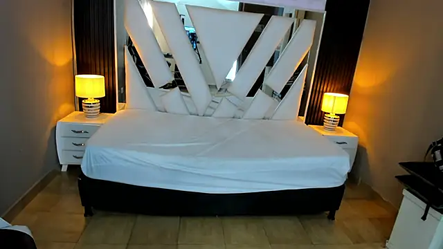 Linda4Petite online show from March 18, 5:58 pm