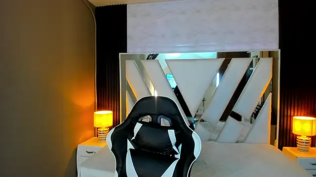 Linda4Petite online show from November 14, 6:22 pm