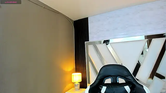 Linda4Petite online show from February 13, 6:08 pm