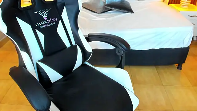 Linda4Petite online show from October 10, 6:09 pm