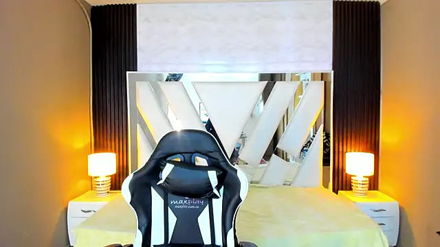 Linda4Petite online show from November 28, 6:52 pm