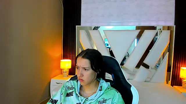 Linda4Petite online show from November 2, 12:54 pm