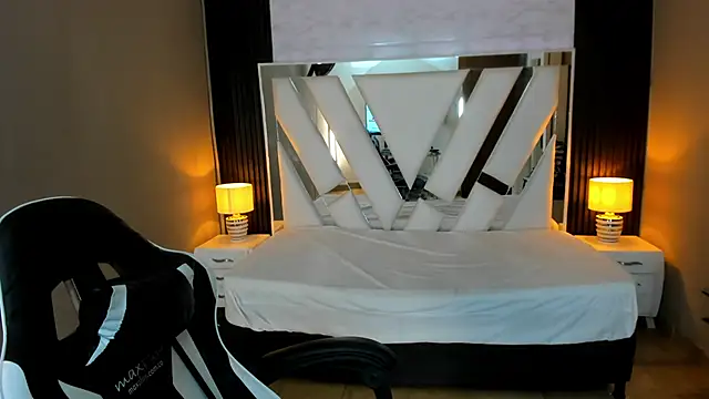 Linda4Petite online show from January 11, 1:40 pm