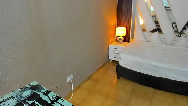 Linda4Petite online show from April 15, 6:12 pm