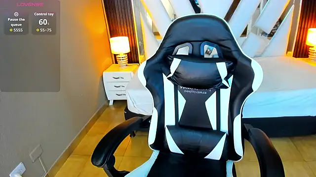 Linda4Petite online show from November 21, 5:56 pm