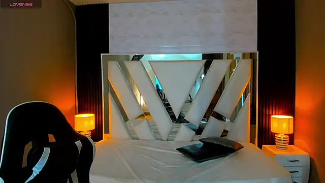 Linda4Petite online show from November 16, 1:16 pm