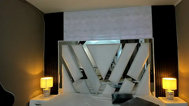 Linda4Petite online show from February 4, 6:14 pm