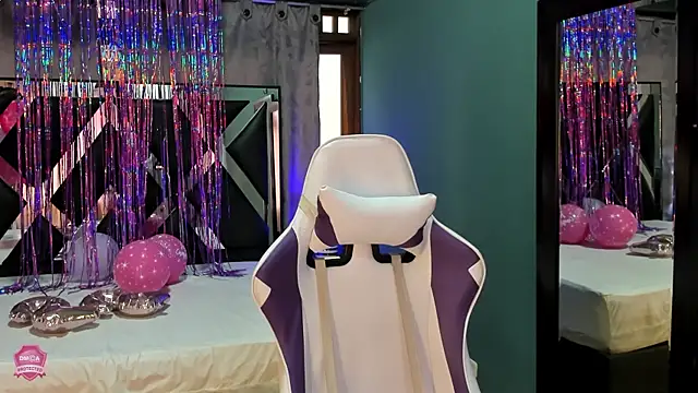 Linda4Petite online show from March 18, 6:17 pm