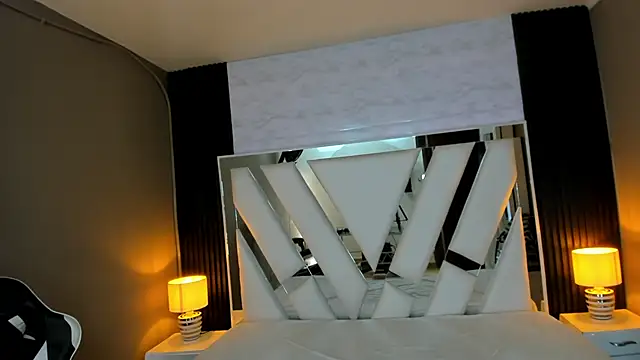 Linda4Petite online show from February 10, 6:07 pm