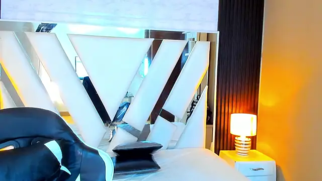 Linda4Petite online show from November 15, 6:12 pm