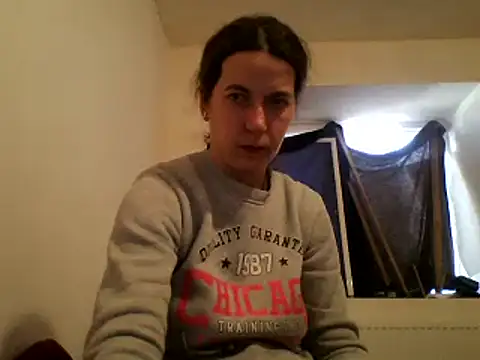 Snapshot of Tamilashaa chatting on February 10, 1:01 pm Tamilashaa online show from February 10, 1:01 pm