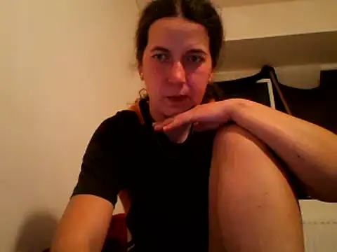 Snapshot of Tamilashaa chatting on February 25, 6:12 pm Tamilashaa online show from February 25, 6:12 pm