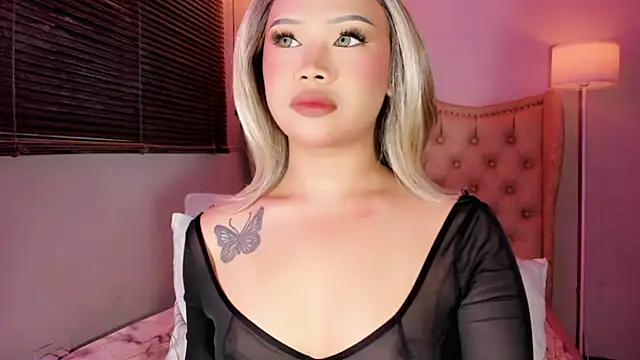 BoaHancockx online show from February 7, 6:49 pm