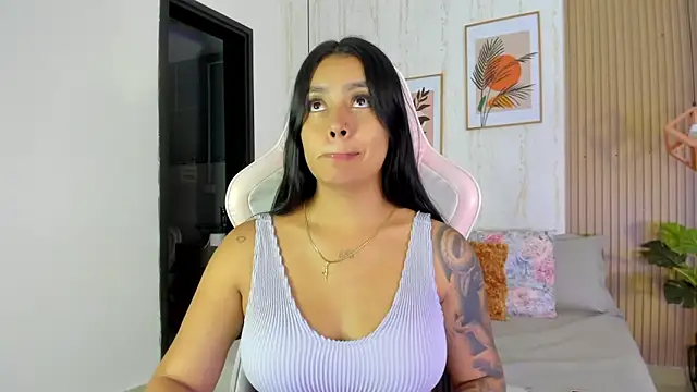 CameronCollins  online show from December 17, 7:30 pm