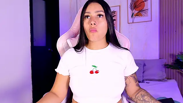 CameronCollins  online show from February 25, 7:47 pm