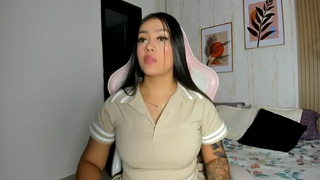 CameronCollins  online show from March 13, 7:39 pm