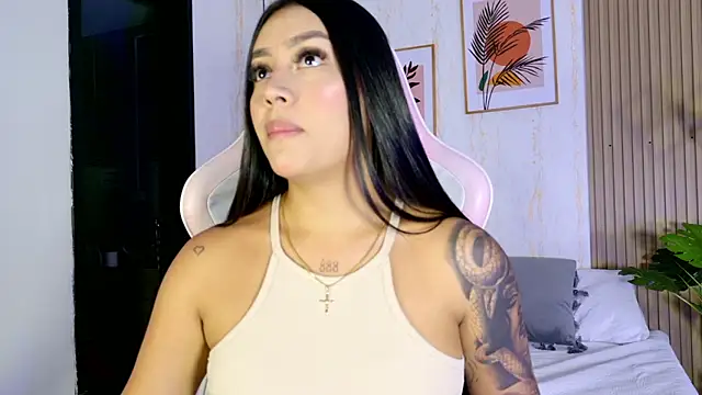 CameronCollins  online show from February 21, 7:38 pm