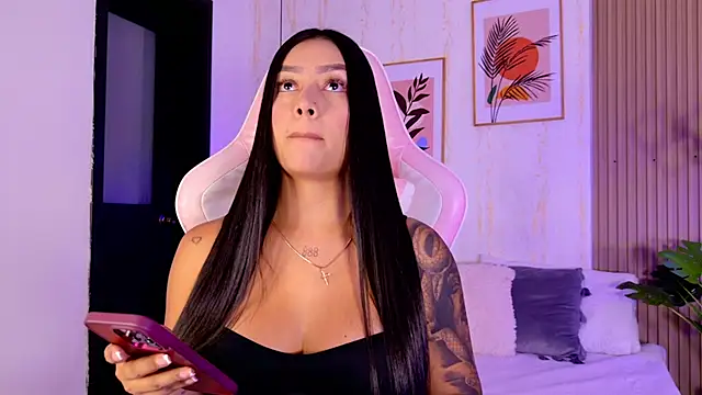 CameronCollins  online show from February 18, 7:43 pm