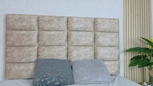 CameronCollins  online show from March 25, 6:51 pm