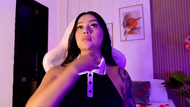 CameronCollins  online show from February 14, 7:36 pm