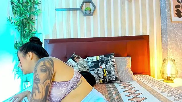 CameronCollins  online show from January 17, 11:36 am