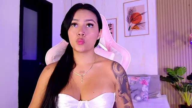 CameronCollins  online show from February 12, 7:35 pm