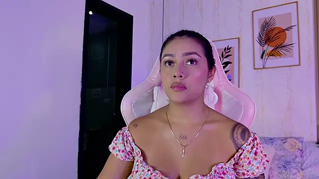 CameronCollins  online show from February 5, 7:43 pm