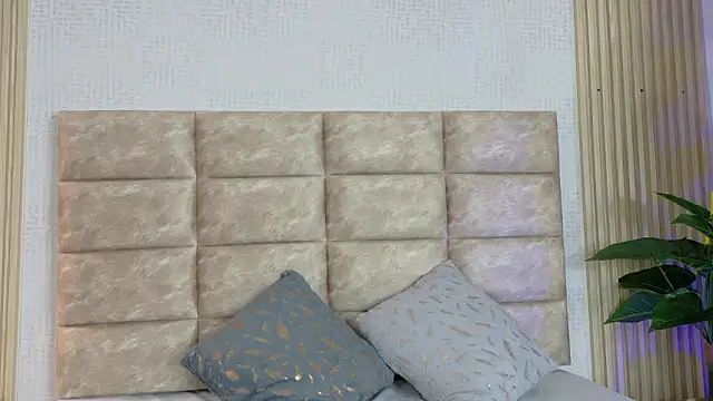 CameronCollins  online show from March 13, 7:08 pm