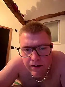 Snapshot of harryletsgo chatting on September 24, 8:26 pm harryletsgo online show from September 24, 8:26 pm