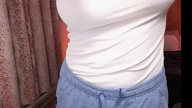 Ellie-L-Elizabeth online show from March 24, 12:21 am