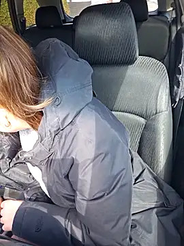 Ellie-L-Elizabeth online show from March 18, 5:47 pm