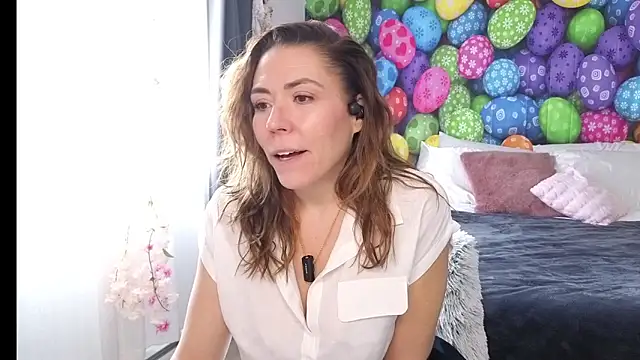 Ellie-L-Elizabeth online show from April 2, 5:52 pm