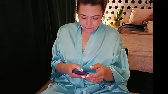 Snapshot of Ellie-L-Elizabeth chatting on July 11, 4:02 am Ellie-L-Elizabeth online show from July 11, 4:02 am