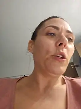 Ellie-L-Elizabeth online show from April 24, 11:51 pm